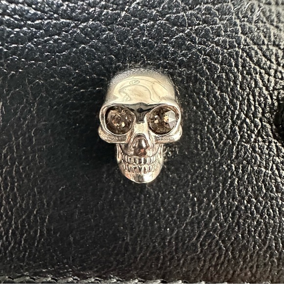 Alexander McQueen Skull and Stud Envelope Clutch - Picture 4 of 11